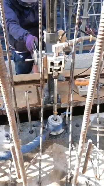 ウォータージェット削孔はつり作業